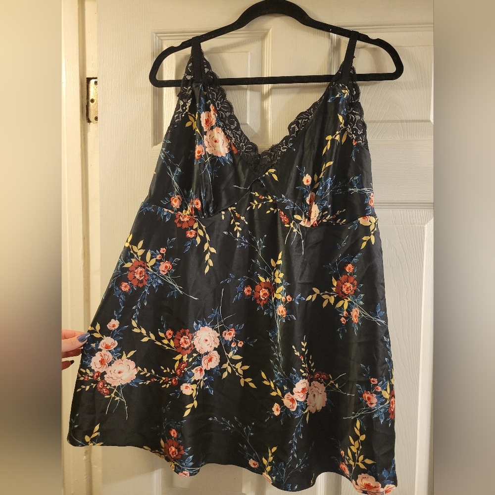 Spaghetti strap satin lace trim black floral dress/night gown torrid size 0 nwt